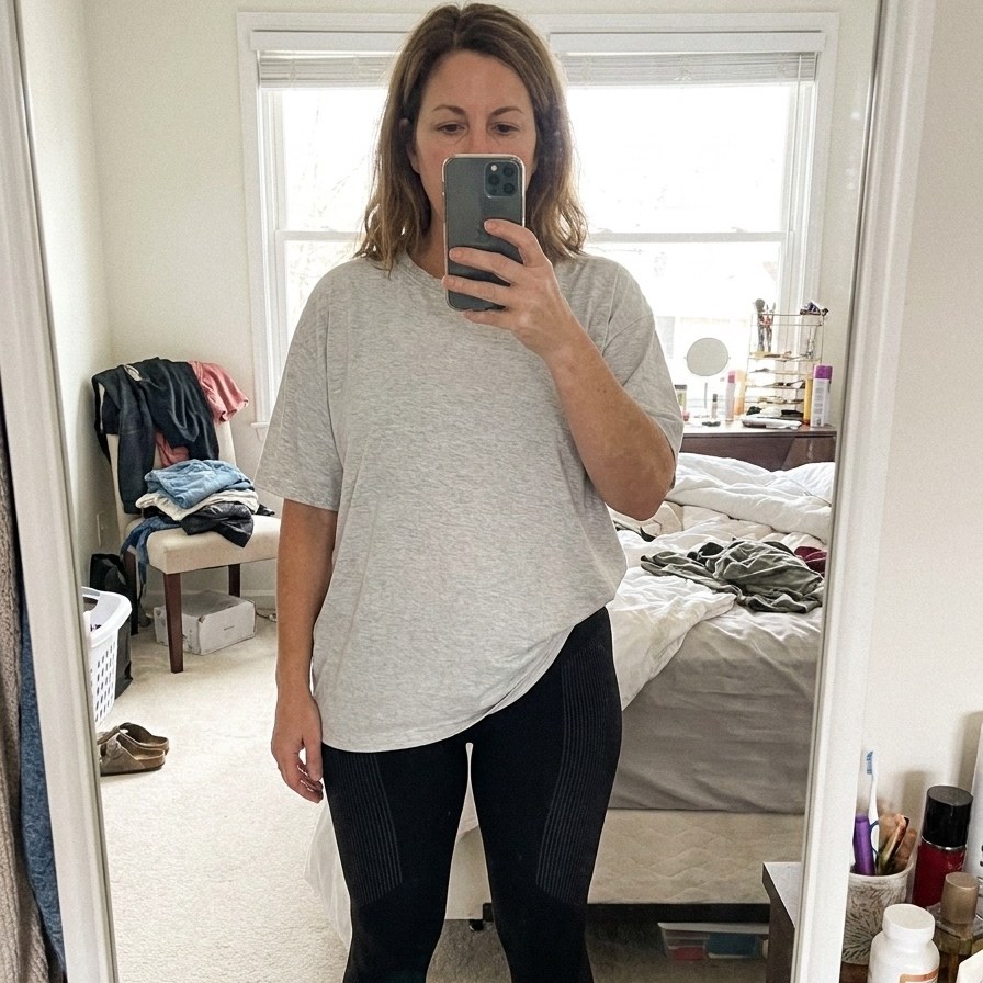 Wearing the Sira Sculpt leggings, mirror photo